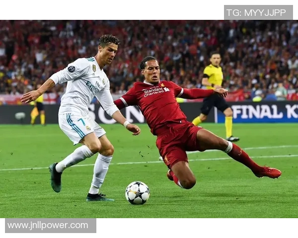 足球明星原声后卫的真实身份揭秘与职业生涯回顾 足球明星原声后卫的真实身份揭秘与职业生涯回顾